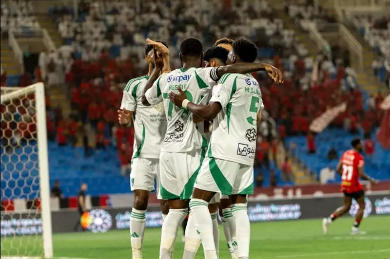 الأهلي يتغلب على الرياض ويحقق المركز الخامس في ختام الدوري السعودي، وبطل آسيا يكتفي بالمركز ذاته الأهلي يتغلب على الرياض ويحقق المركز الخامس في ختام الدوري السعودي، وبطل آسيا يكتفي بالمركز ذاته