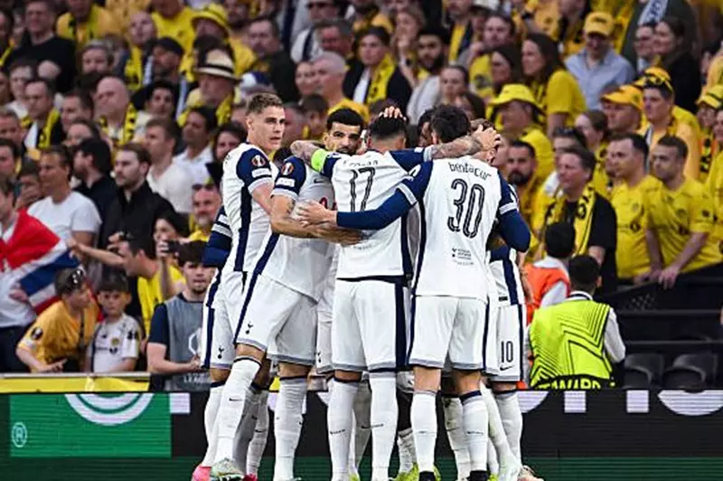 لاعب توتنهام: توقيت التغيير قد حان ونستعد لتحقيق الألقاب المنتظرة لاعب توتنهام: توقيت التغيير قد حان ونستعد لتحقيق الألقاب المنتظرة