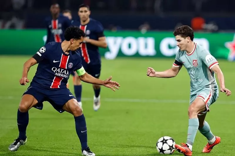 فيفا يكشف عن حكام تقنية VAR لمباراة باريس وأتلتيكو في كأس العالم للأندية فيفا يكشف عن حكام تقنية VAR لمباراة باريس وأتلتيكو في كأس العالم للأندية