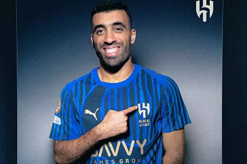 الهلال يُعلن رسمياً عن استعارة عبد الرزاق حمد الله من الشباب الهلال يُعلن رسمياً عن استعارة عبد الرزاق حمد الله من الشباب