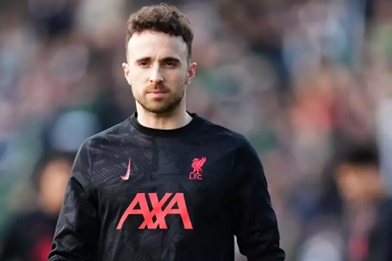 فيديو يظهر موقع الحادث المأساوي الذي أودى بحياة جوتا والسيارة المتفحمة بالكامل فيديو يظهر موقع الحادث المأساوي الذي أودى بحياة جوتا والسيارة المتفحمة بالكامل