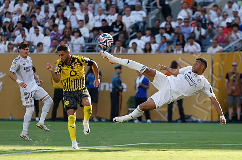 مبابي يتألق في أولى مبارياته بكأس العالم للأندية ويحقق هدفه الأول في جميع البطولات مبابي يتألق في أولى مبارياته بكأس العالم للأندية ويحقق هدفه الأول في جميع البطولات
