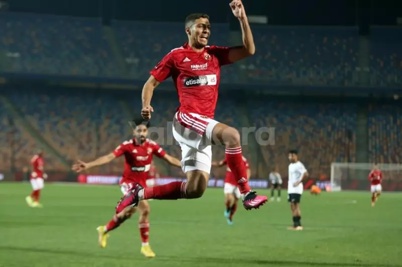 محمد شريف: انضمامي للأهلي كان بخيار رياضي وليس ماليًا، ووسام أبو علي هو المهاجم الأبرز في الفريق محمد شريف: انضمامي للأهلي كان بخيار رياضي وليس ماليًا، ووسام أبو علي هو المهاجم الأبرز في الفريق