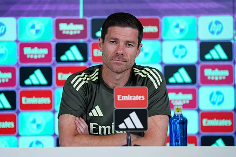 ألونسو وحقبة جديدة في ريال مدريد: تحليل معدل أعمار التشكيلة وتأثيره على الإنجازات ألونسو وحقبة جديدة في ريال مدريد: تحليل معدل أعمار التشكيلة وتأثيره على الإنجازات