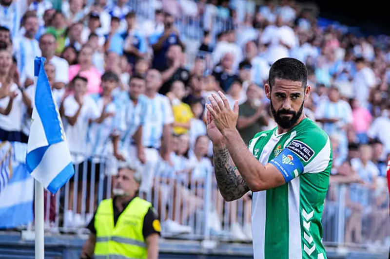 استكشاف الخيارات البديلة: كيف يعثر بيتيس على خليفة إيسكو من ريال مدريد؟ استكشاف الخيارات البديلة: كيف يعثر بيتيس على خليفة إيسكو من ريال مدريد؟