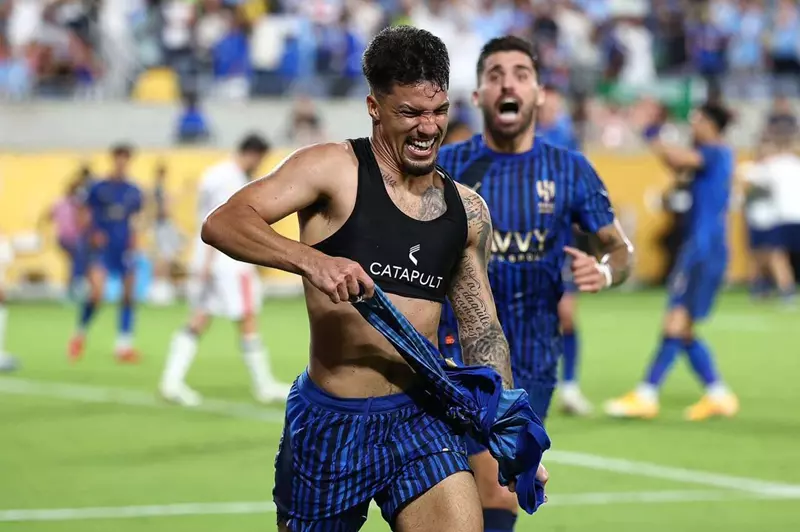 الهلال السعودي يمهد لبيع هداف مونديال الأندية الهلال السعودي يمهد لبيع هداف مونديال الأندية