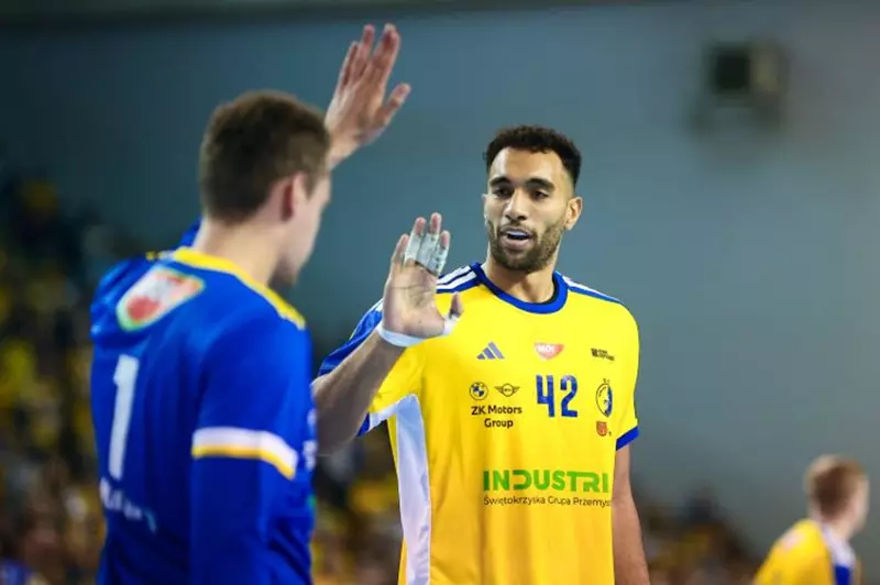 كرة يد.. قداح يقود كيلسي للفوز في دوري أبطال أوروبا كرة يد.. قداح يقود كيلسي للفوز في دوري أبطال أوروبا